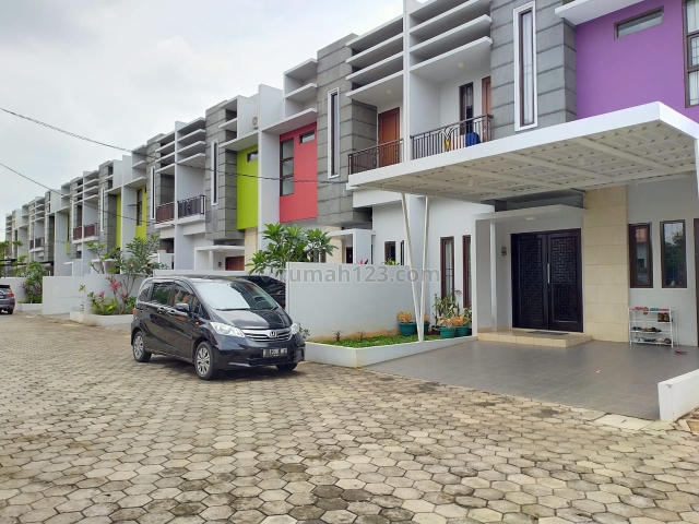 Rumah cantik 2 lantai ready stock siap huni lokasi strategis 15 menit akses MRT, Ciputat Timur, Tangerang