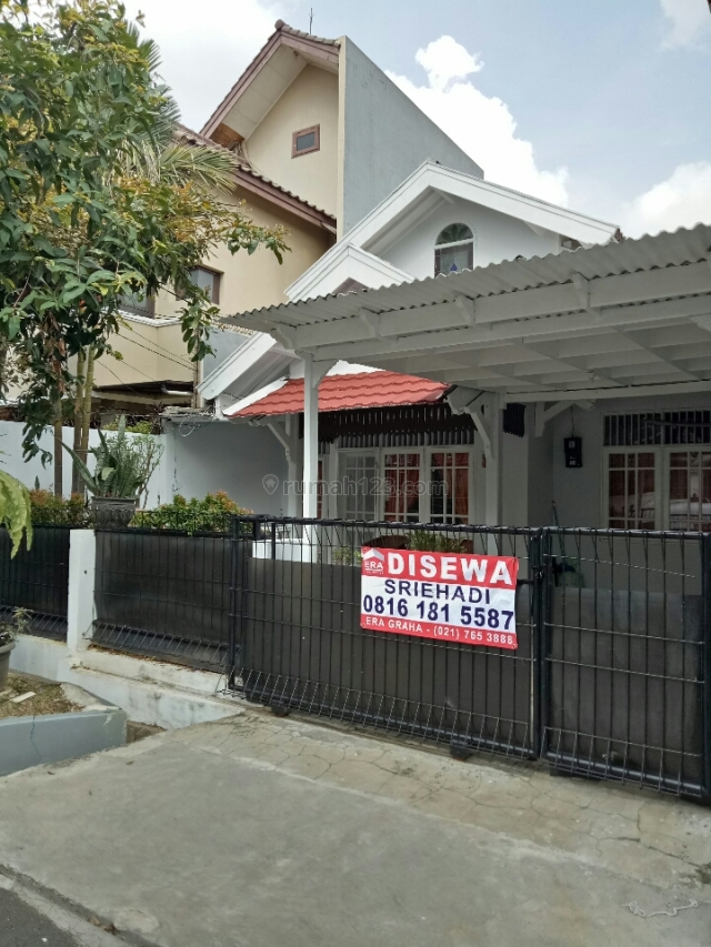 Rumah sudah renovasi lokasi bagus, Bintaro, Tangerang
