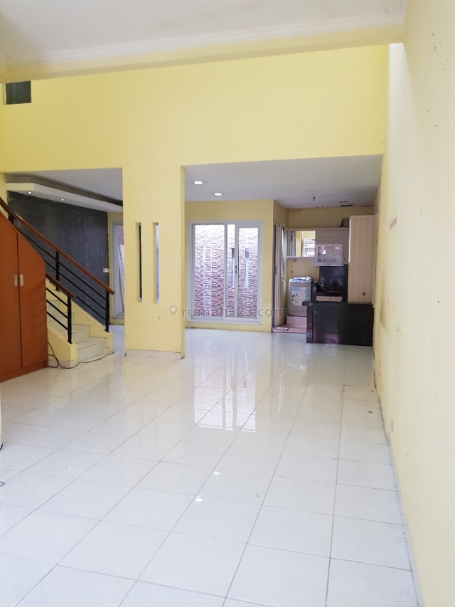 Topaz PHG, 2lantai renovated, Semi furnished, Gading Serpong, Tangerang