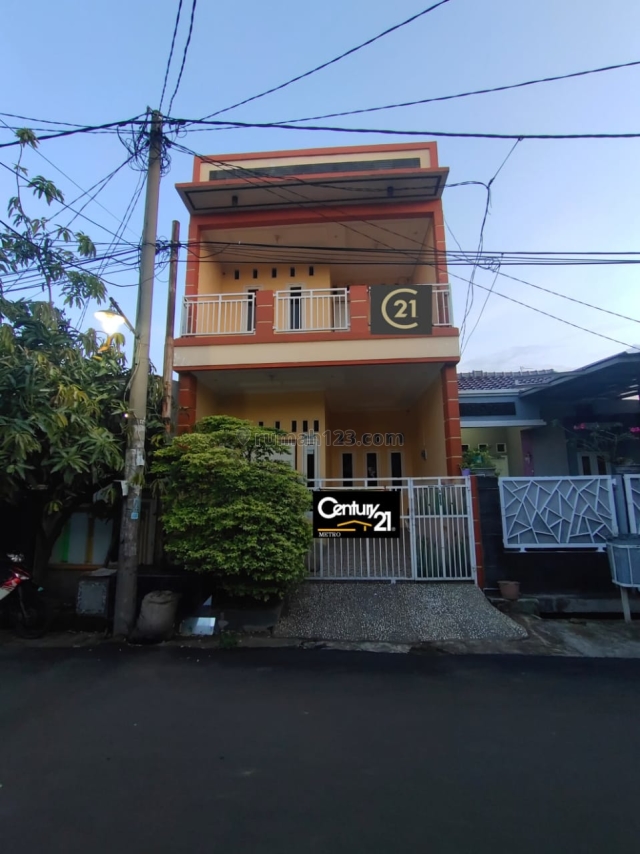 rumah 2 lantai siap huni di perumahan duta harapan Bekasi Utara., Duta Harapan, Bekasi