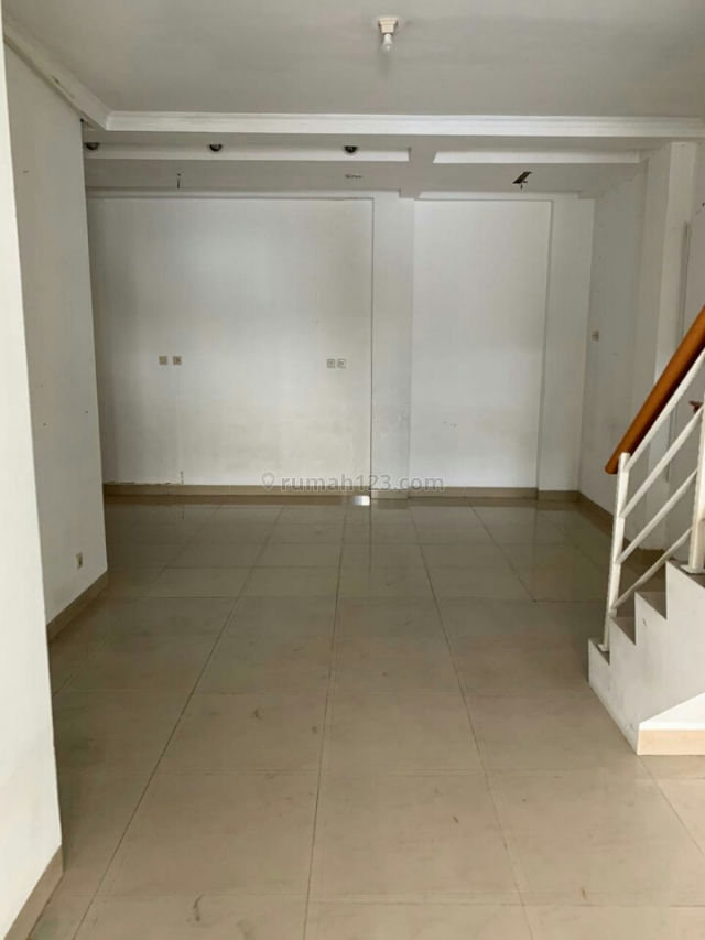 Rumah Minimalis Kawasan Elit Metro Marina Barat, Ancol, Jakarta Utara