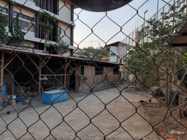 RUMAH NEMPEL BELAKANG BINA BAKTI, Cicendo, Bandung
