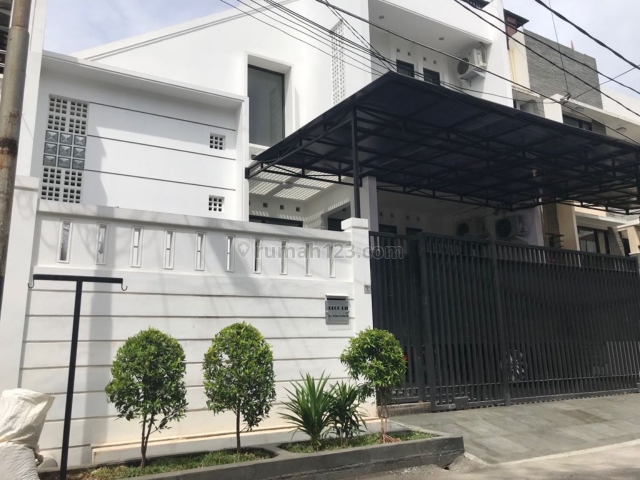Rumah siap pakai, di jakarta bart, Sunrise Garden, Jakarta Barat