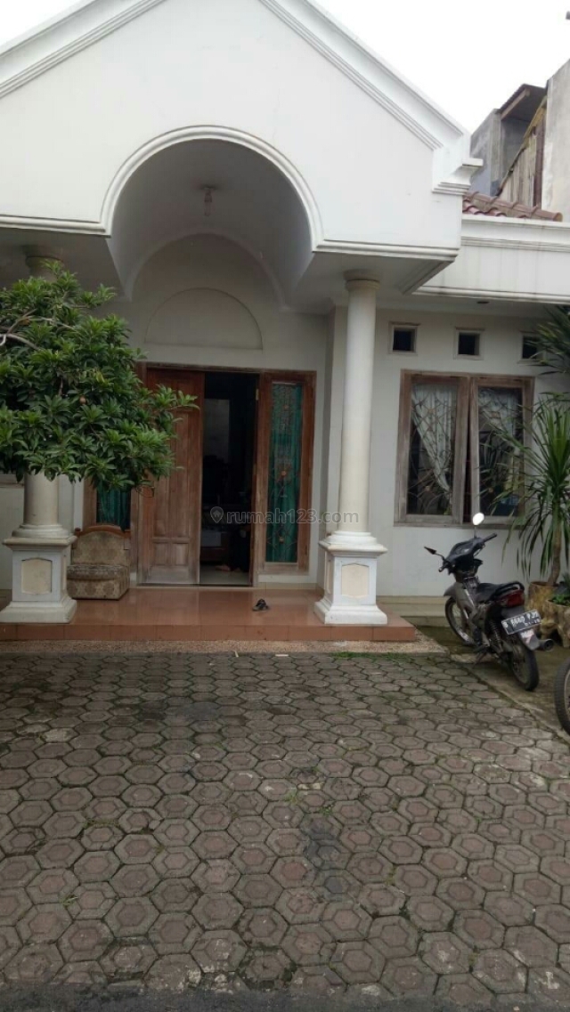 rumah strategis,nyaman dan asri, Depok II, Depok