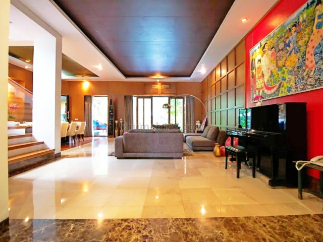 Rumah standar expat lingkungan tenang, Kemang, Jakarta Selatan