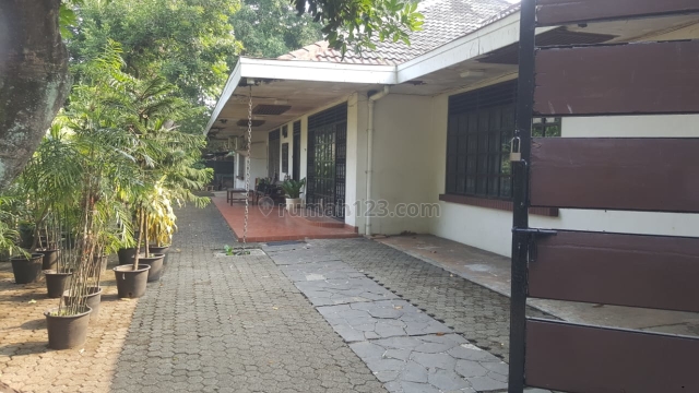 Rumah Tinggal Hitung Tanah Bangunan Masih Kokoh Layak Huni di Pejaten Barat, Pejaten, Jakarta Selatan