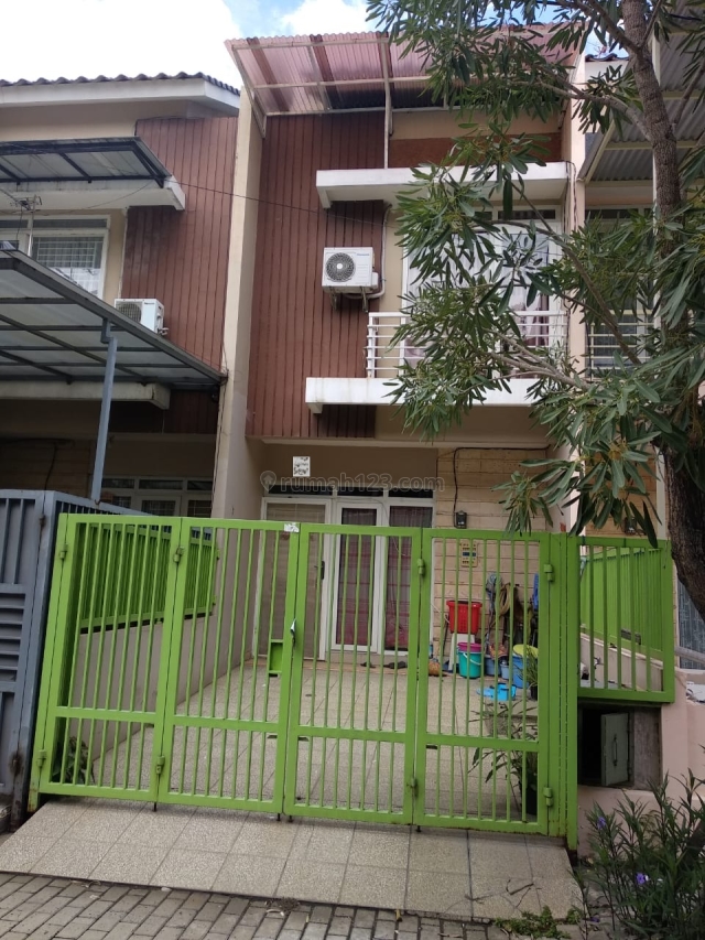 Rumah Murah di Park Residence. hadap Selatan, Taman Surya, Jakarta Barat