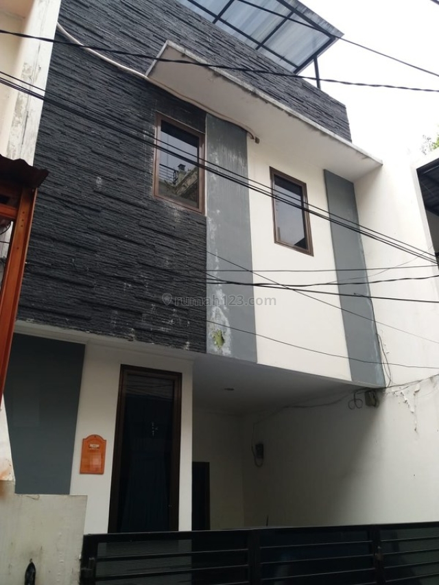 (GA14834-HR) Rumah bagus, siap pakai di Tanjung Duren, Tanjung Duren, Jakarta Barat