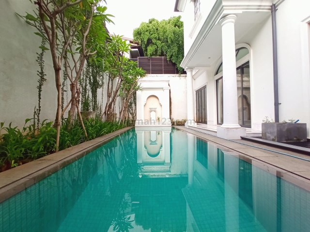 Rumah Mewah di Kebayoran Baru, Senopati, Jakarta Selatan
