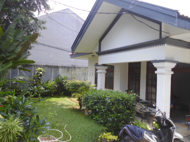 Beautiful old colonial house at Bangka area 2500 Usd, Kemang, Jakarta Selatan