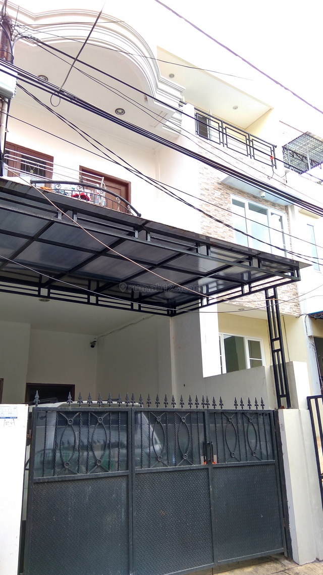 Rumah 2 lantai lokasi strategis dekat pasar sunter dan mall di sunter, Sunter, Jakarta Utara