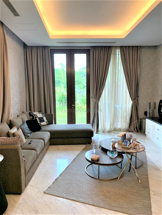 Beautiful House with Triple Storey Building at Simprug area IDR 460 Million, Simprug, Jakarta Selatan