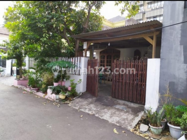 Rumah Cocok Untuk Invest Kos-kosan di area Radio Dalam, Radio Dalam, Jakarta Selatan
