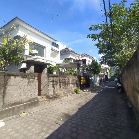 Rumah dekat pintu tol Nusa Dua dan pantai,lingkungan nyaman, Nusa Dua, Badung