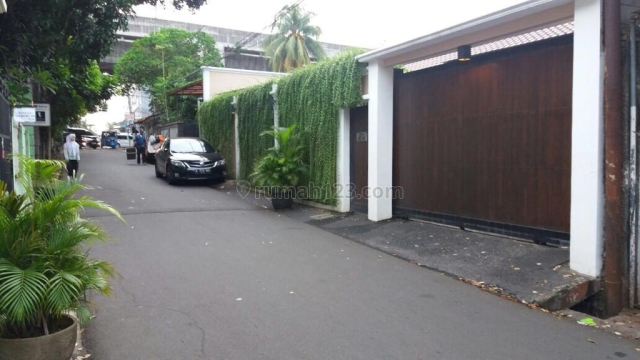 Rumah Murah Prapanca Dekat Kemang Village Kebayoran Baru Plus Swimming Pool, Kebayoran Baru, Jakarta Selatan