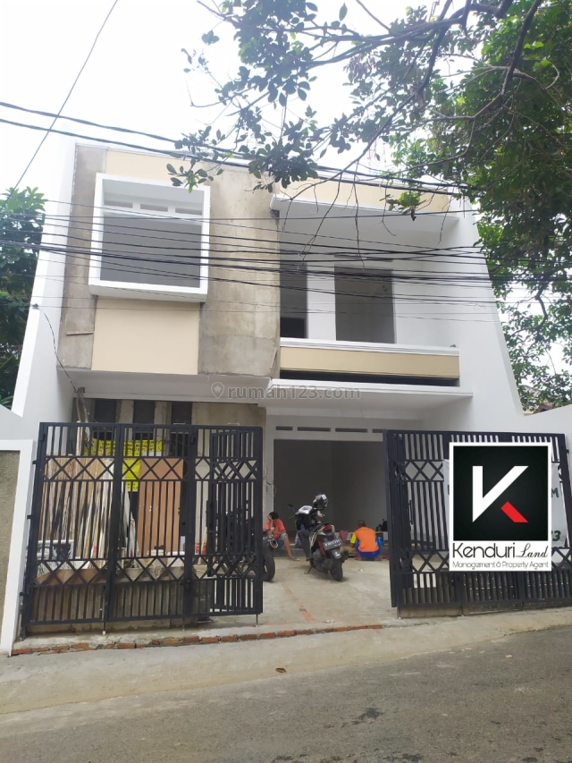Rumah baru siap huni di lokasi strategis dekat stasiun MRT dan TOL, Pondok Labu, Jakarta Selatan