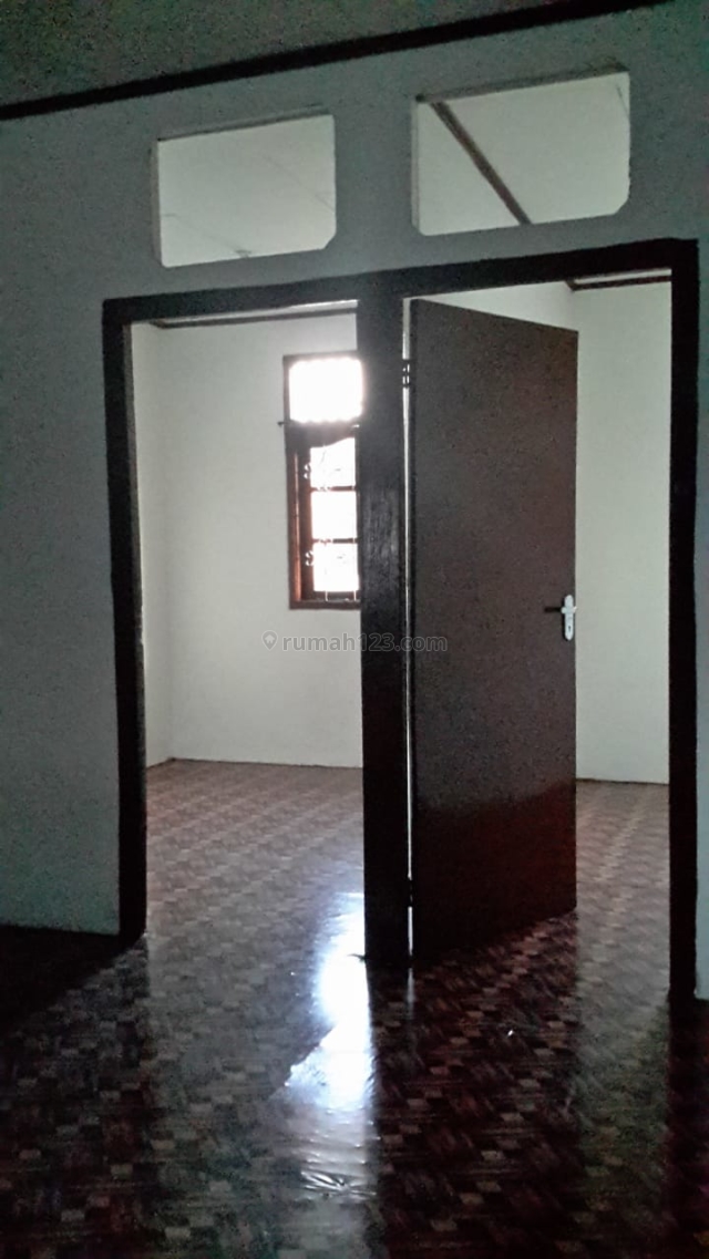 Rumah siap huni, di kemanggisan ilir, harga turun jadi 57 juta nego!, Kemanggisan, Jakarta Barat