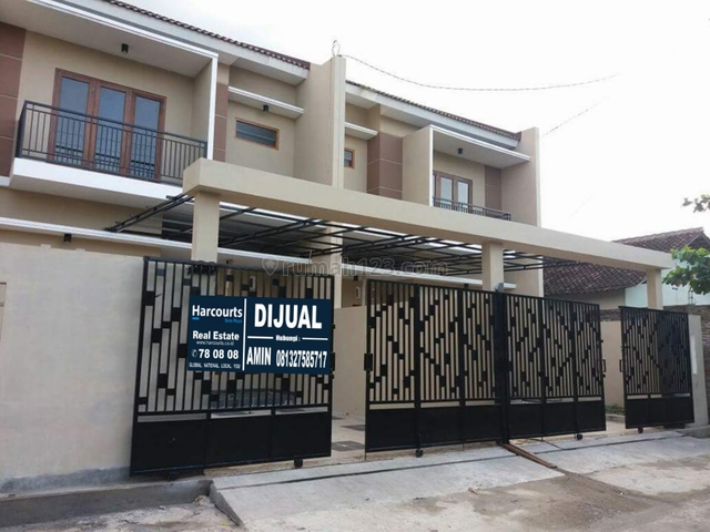 Rumah Modern 2 Lantai di Kerten Solo dekat ke Jajar Purwosari Hotel Aston, Jajar, Solo
