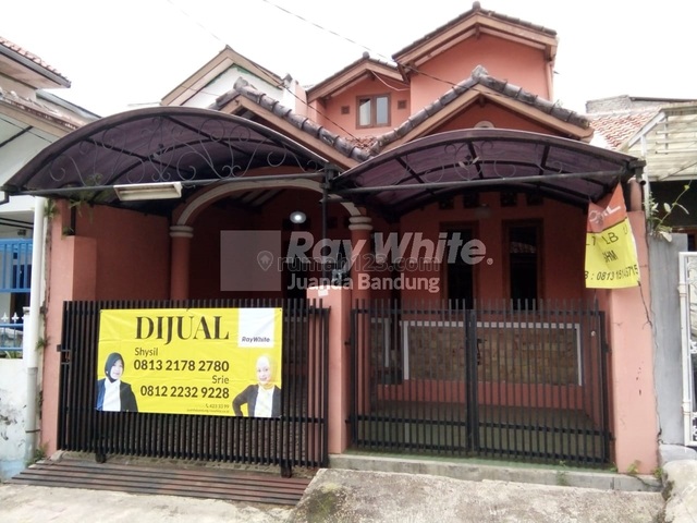 Rumah 2,5 Lantai Komplek Graha Bukit Raya Cimahi, Cimahi, Bandung