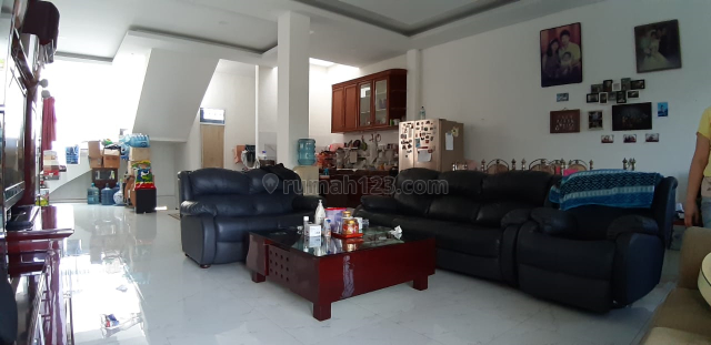 Rumah Bagus Bisa Untuk Usaha di Kembar Mas, Regol, Bandung