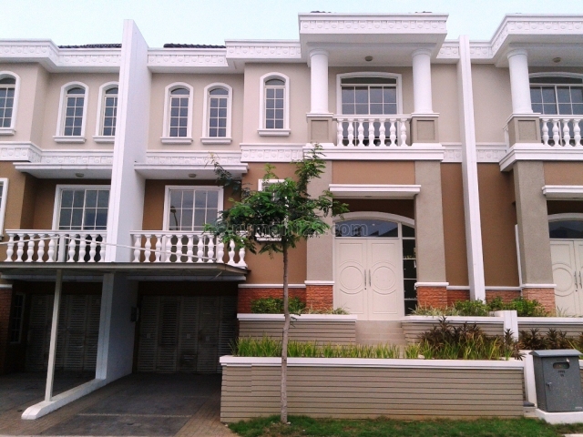 RUMAH EUROPE BOULEVARD, GREEN LAKE CITY, Green Lake City, Jakarta Barat