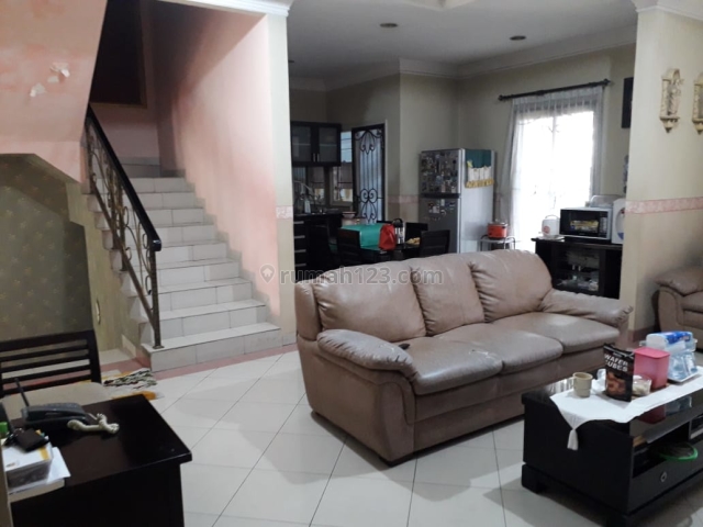 Rumah 3 lantai Jl. Cendana Golf 5, Bukit Golf Mediterianian - Pantai Indah Kapuk., Kamal, Jakarta Utara