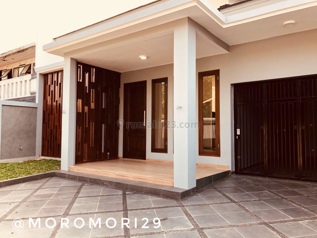 Rumah baru di luar komplek, Pejaten, Jakarta Selatan