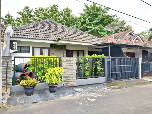 Rumah Bagus Terawat di Tidar, 2 Menit ke Raya Tidar & Dekat Kampus, Tidar, Malang