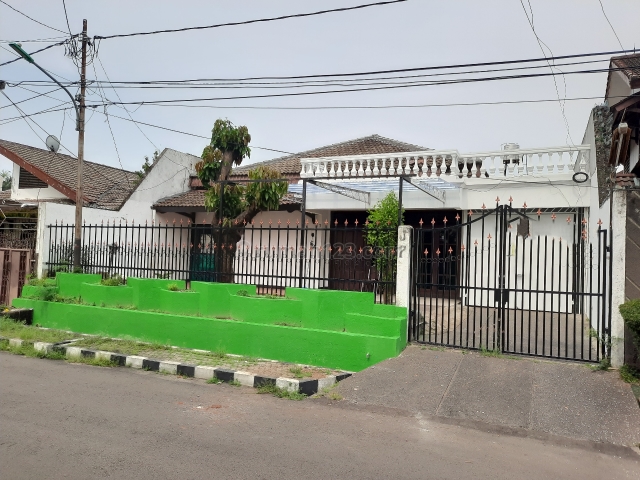 runah besar, nyaman dan aman dan siap pakai, Kemanggisan, Jakarta Barat