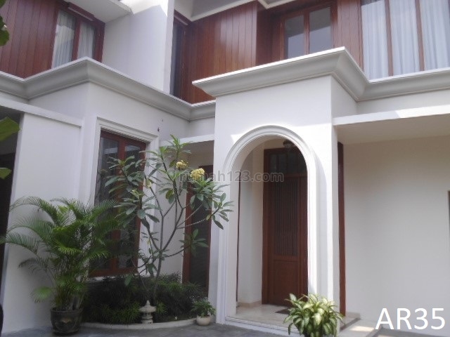 Nice and Beautiful Town House in Very Strategic Residential Cipete Area –AR35, Cipete, Jakarta Selatan