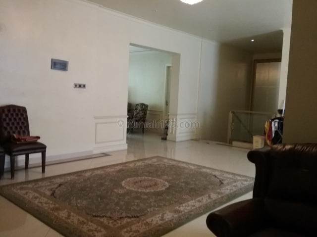 TOWNHOUSE AT KEMANG 4BR GOOD CONDITION NICE IDR 9.00.000.000 M (NEGO), Kemang, Jakarta Selatan