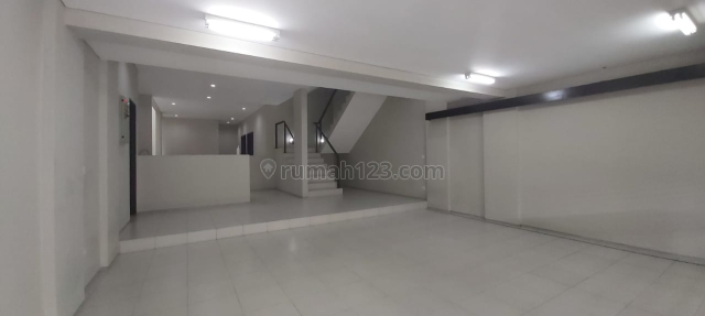 TOWNHOUSE AT PATRA AREA 4+2BR GOOD CONDITION NICE IDR13.000.000.000 M (NEGO), Kuningan, Jakarta Selatan