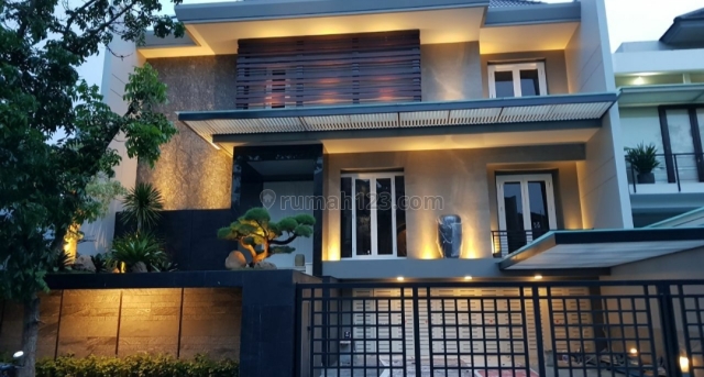 PREMIUM GRAHA FAMILY MODERN MINIMALIS! Rumah Mewah Premium High Quality Materials Lokasi Elite, Gubeng, Surabaya
