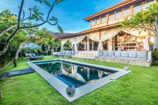PPV2336 CHARMING VILLA YANG LEASEHOLD 3 KAMAR TIDUR DI AREA YANG DAMAI, Umalas, Badung