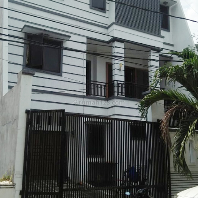 Rumah mewah kelapa gading jalanan sangat lebar luas 200 m2, Hadap selatan Harga masih bisa nego, Kelapa Gading, Jakarta Utara