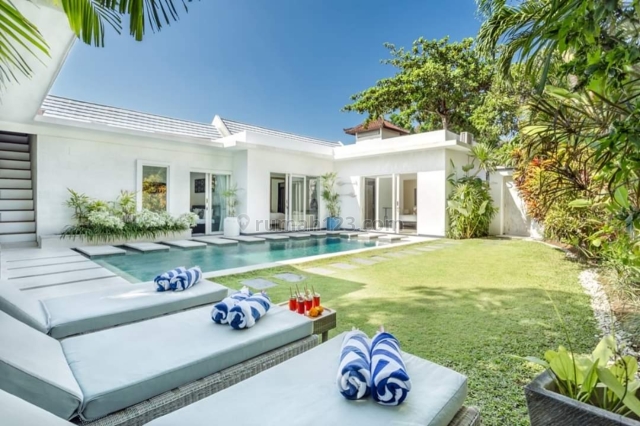 The Best Luxury Private Villa located in the heart of Seminyak with a strategic location that is comfortable and quiet and close to the beach Double Six, Seminyak, Badung