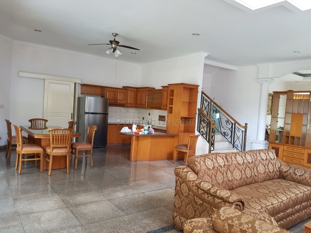 Nice and Spacious House @ BSD Taman Giri Loka, 4Bdr - Furnished - With Pool, BSD Taman Giri Loka, Tangerang