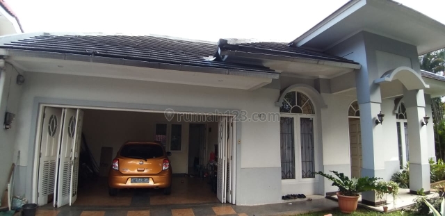 Rumah lokasi strategis di Griya Loka, Bsd, BSD, Tangerang