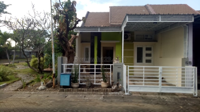 Rumah Pojok Taman Rivera Regency Rungkut, Rungkut, Surabaya