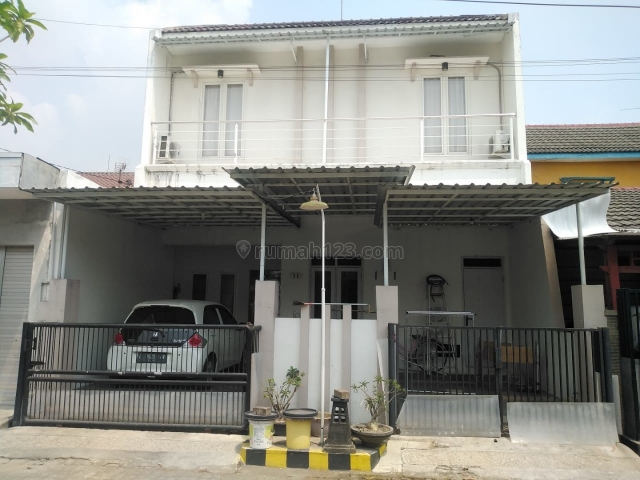 Rumah 1,5 Lantai Bersih dan Terawat Lokasi Wiguna. One Gate System., Wiyung, Surabaya