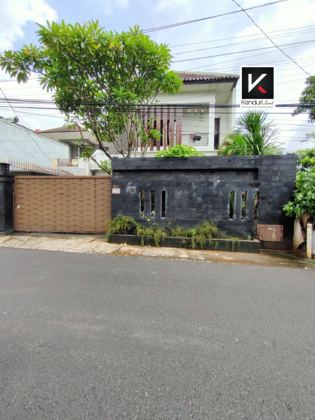Rumah Asri dan Mewah Strategis Pinggir Jalan Besar (Semi Furnished), Jagakarsa, Jakarta Selatan