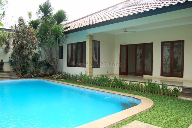 Cozy House 1 storey and Well Maintenance exclusive area at kemang, Kemang, Jakarta Selatan