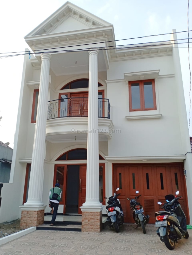 Rumah baru modern classic siap huni di pinggir jl kahfi 2 jagakarsa jaksel, Jagakarsa, Jakarta Selatan