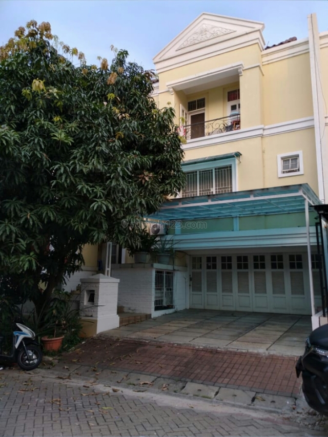 Rumah bagus dan terawat rapi, Pantai Indah Kapuk, Jakarta Utara