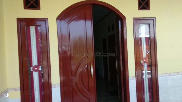 Rumah cantik di jalan Pondok Tirta Mandala Depok, Cilodong, Depok