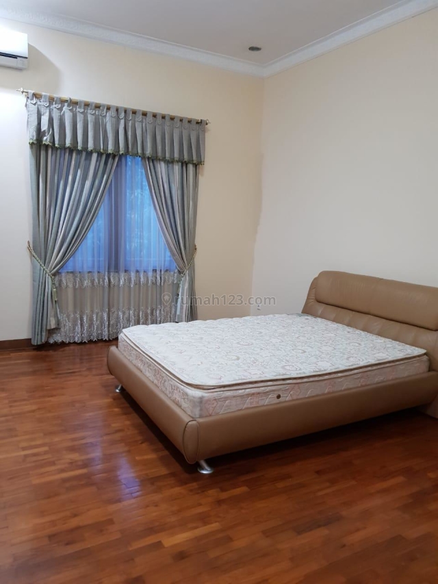 HOUSE AT CIPETE JAKARTA SELATAN 4+2KT GOOD CONDITION STRATEGIC AREA AND CHEAPER PRICE, Cipete, Jakarta Selatan
