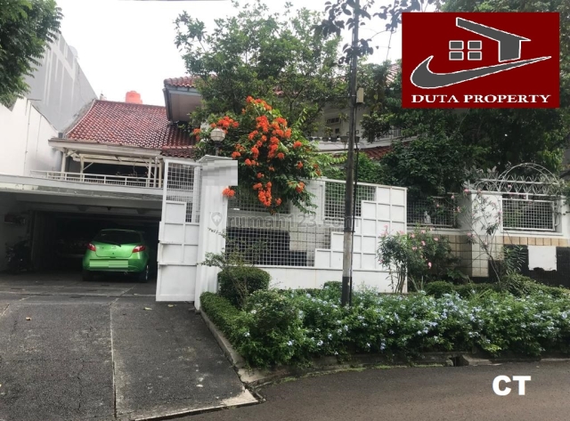 Rumah idaman klasik dan asri harga nego di Pondok Indah Jakarta Selatan, Pondok Indah, Jakarta Selatan