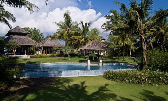 Beach Club or hotel on a very rare absolute beachfront land in Canggu, Canggu, Badung