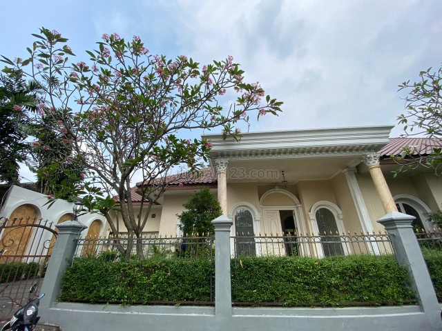 Rumah Komplek di Kemang Timur, Kemang, Jakarta Selatan