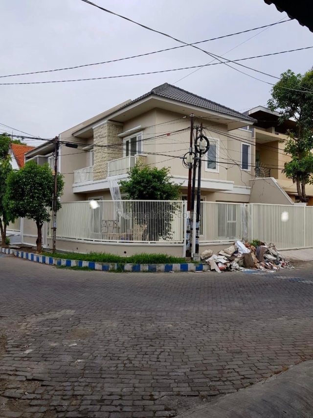 (TP.GIG) Rumah Tenggilis Utara Carport 2 Mobil, Surabaya, Tenggilis Mejoyo, Surabaya
